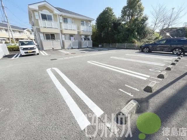 キャプリコートＢ（205） 駐車場
