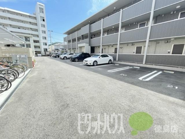 アイリーブ庄町（101） 駐車場