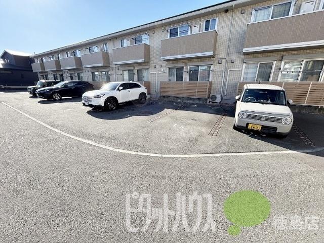 フィオーレ沖浜（103） 駐車場