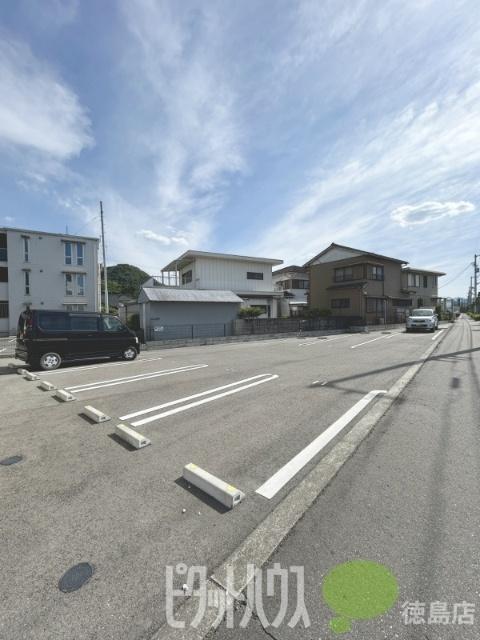 エル・ソル南庄町（105） 駐車場