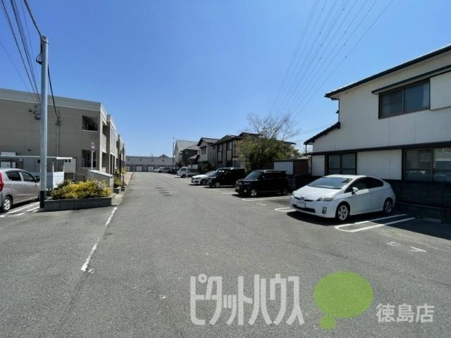 カネイコート日開野 駐車場