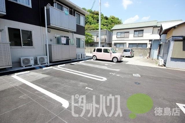 ボヌール城南（103） 駐車場