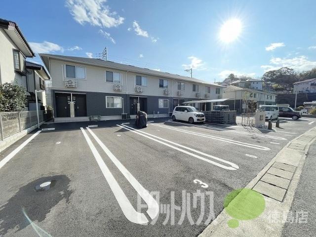 クレスト八万（103） 駐車場