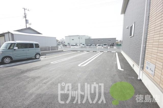 カナエールⅡ（103） 駐車場