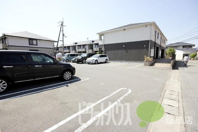 ツインズⅠ番館 駐車場