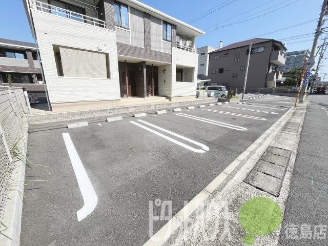 リヒト・コオリ　壱（102） 駐車場