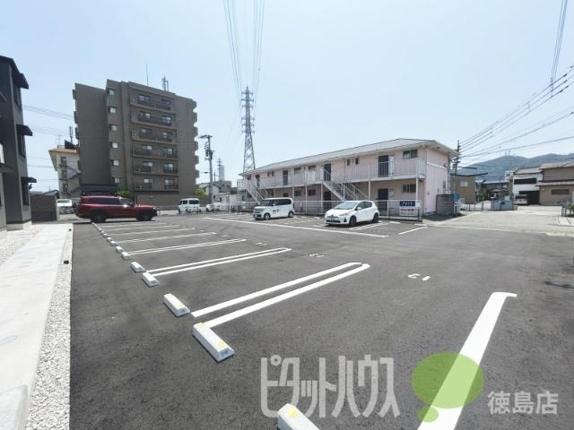 エグレットテラスⅡ（103） 駐車場