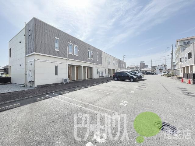 マルハⅡ番館 駐車場