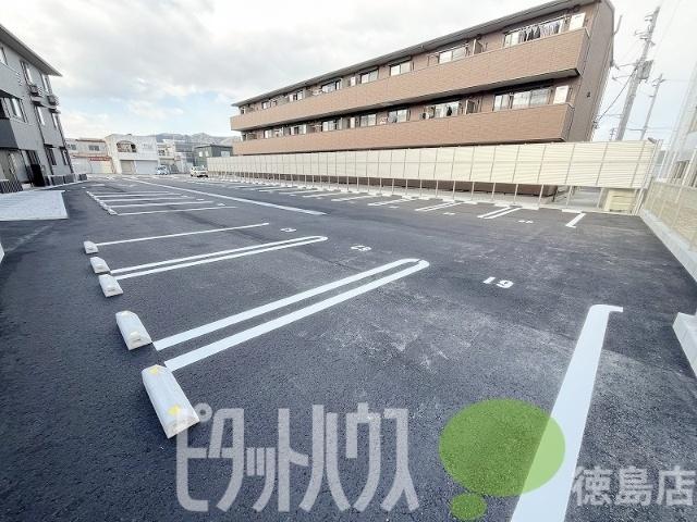 サンセール問屋町Ⅱ（307） 駐車場
