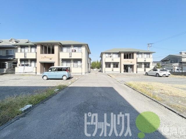 徳島市八万町アパート 駐車場