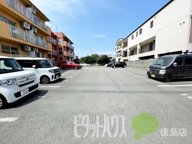 カレッジハウスBUNRI（カレッジハウスブンリ） 駐車場