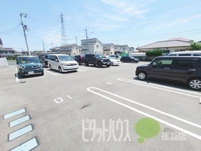 小松島市小松島町マンション 駐車場