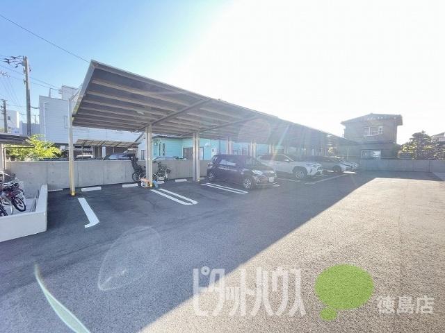徳島市安宅アパート 駐車場