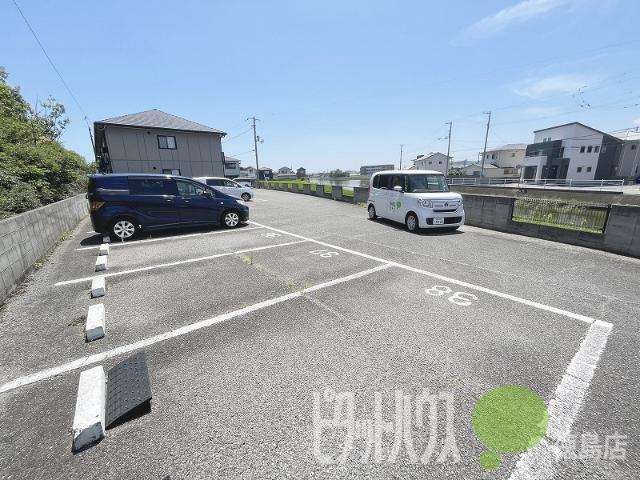 小松島市横須町アパート 駐車場