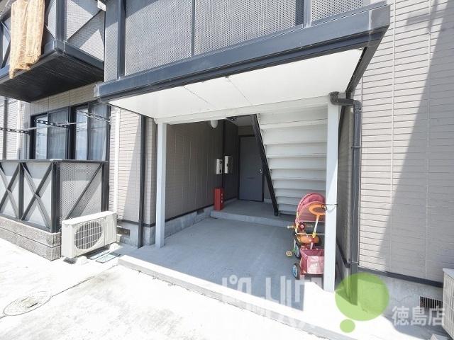 小松島市横須町アパート エントランス