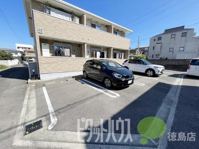徳島市津田本町アパート 駐車場