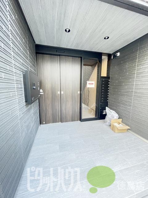 徳島市富田橋マンション エントランス