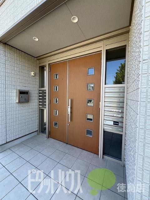 徳島市大和町マンション エントランス