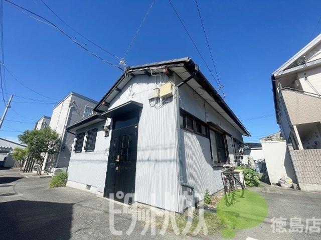 徳島市南昭和町一戸建 駐車場