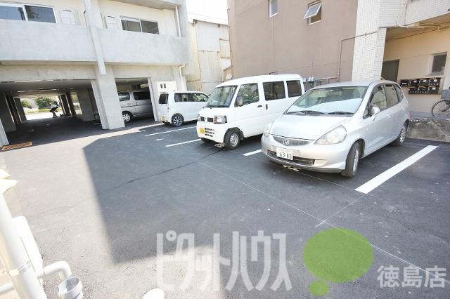 SUNNY　SIDE　COURT（サニーサイドコート） 駐車場