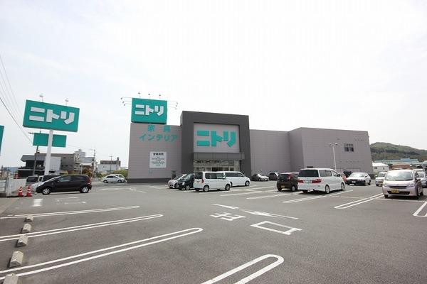 ニトリ徳島南店：951m