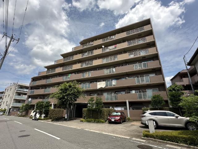 【駅徒歩8分で遅い帰宅も安心】忙しい朝、遅い帰宅時にも嬉しい駅近物件です。
