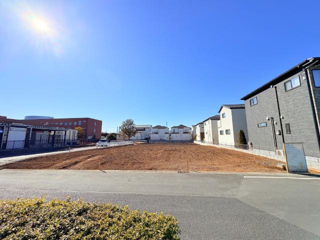 【ゆったり42坪の整形地】現況更地のため余計な解体費用も掛かりません。