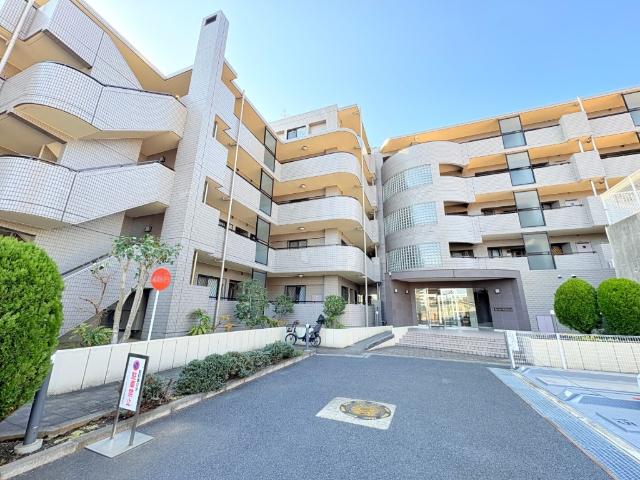 【『北小金』駅徒歩10分の好立地】忙しい朝、遅い帰宅時にも安心の駅近物件です。イオン北小金なども徒歩圏で、車を使わなくてもお買い物に不便しませんね♪