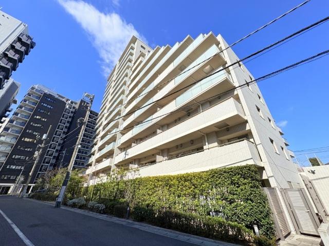 【『松戸』駅徒歩8分の好立地】忙しい朝、遅い帰宅時にも安心の駅近物件です。アトレ松戸やプラーレ松戸なども徒歩圏で、車を使わなくてもお買い物に不便しませんね♪
