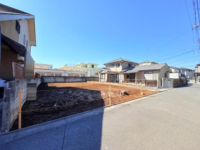 【ゆったり65坪の整形地】現況更地のため余計な解体費用も掛かりません。
