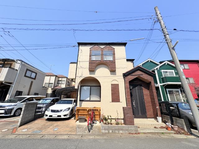 【各居室6帖以上の家】各部屋にゆとりと独立感を持たせた間取りです。