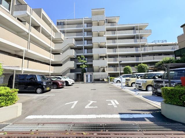 【駐車場】敷地内駐車場あります。最新の空き状況はお問合せください。