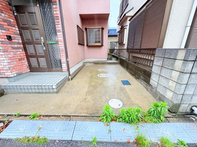 【駐車場1台完備】