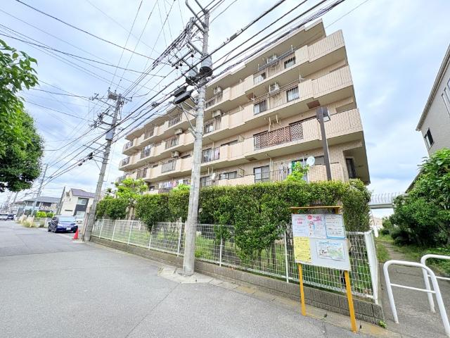 【新規リフォーム物件】キッチン交換、洗面化粧台交換、ユニットバス交換、トイレ交換、クロス全室貼替、床貼替等々。