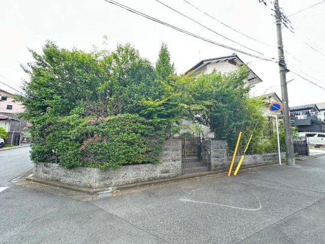 【ゆったり角地の区画】角地の為、陽射しに包まれる明るい立地。開放感に包まれます。