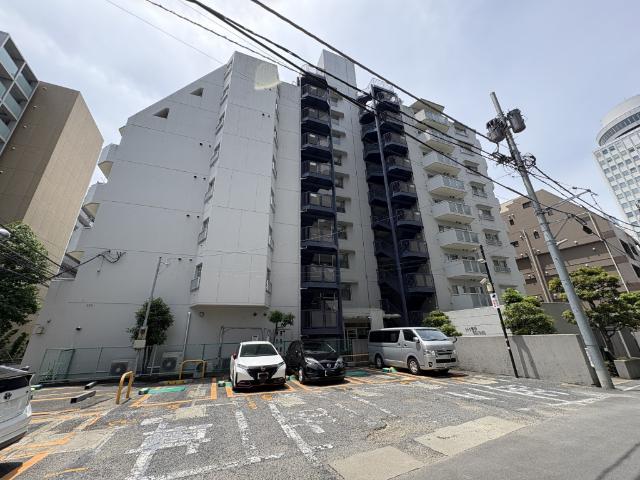 【『松戸』駅徒歩４分の好立地】忙しい朝、遅い帰宅時にも安心の駅近物件です。プラーレ松戸やキテミテマツドなども徒歩圏で、車を使わなくてもお買い物に不便しませんね♪