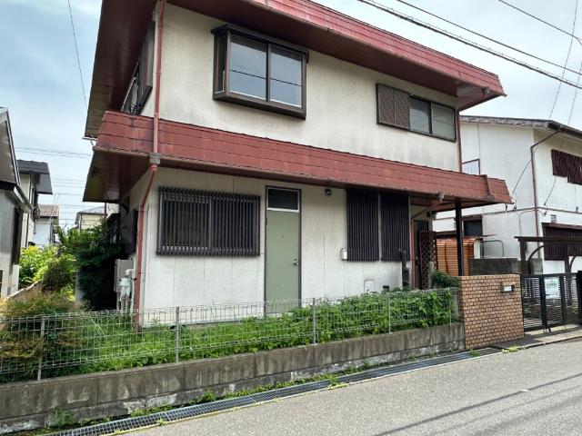 【流山セントラルパーク駅徒歩15分で遅い帰宅も安心】忙しい朝、遅い帰宅時にも嬉しい駅近物件です。
