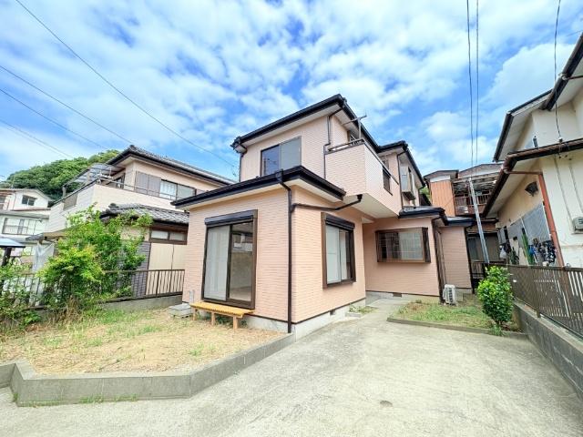 【新規リフォーム物件】トイレ・洗面化粧台交換、壁面クロス貼替、TVインターホン交換、外壁・屋根塗装工事等々。