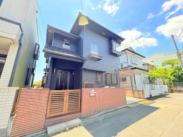 【『北小金』駅徒歩11分のリフォーム済物件】クロス貼替、フローリング上貼り、トイレ交換、カーポート交換等々。