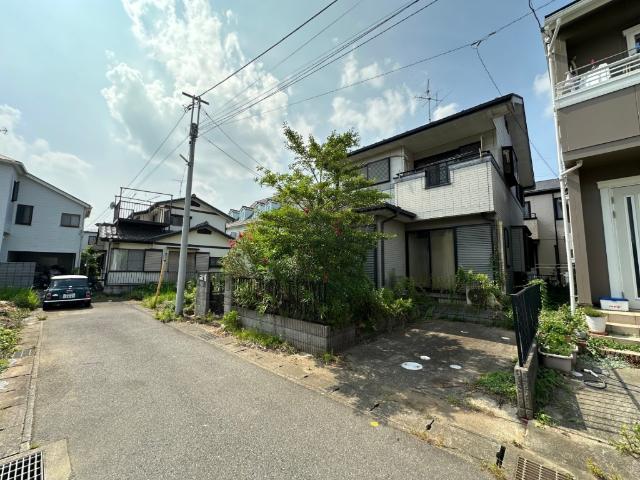 【前面南側4m道路】大通りより少し中に入った静かな環境です。