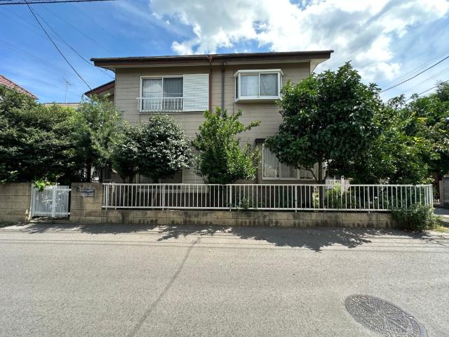 【土地面積48坪以上】広々としたお庭でガーデニングも楽しめます。