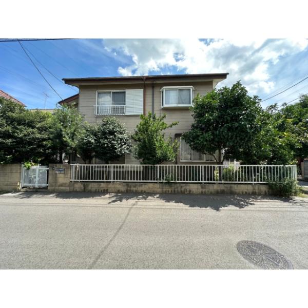 【土地面積48坪以上】広々としたお庭でガーデニングも楽しめます。