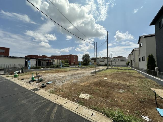 【子育て世代に大変良い環境】全6区画の現地です。同世代の家族が集まりやすく、新たなコミュニティが形成できます。