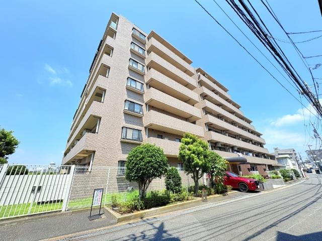 【常磐線『松戸』駅徒歩15分！】忙しい朝、遅い帰宅時にも嬉しい距離感です。駅前が栄えているため、お休みの日もお買い物に不便しませんね♪