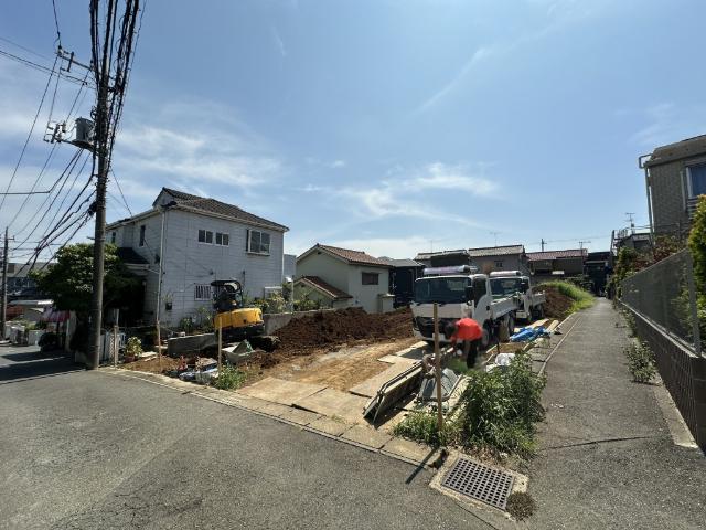 【子育て世代に大変良い環境】全3区画の現地です。同世代の家族が集まりやすく、新たなコミュニティが形成できます。