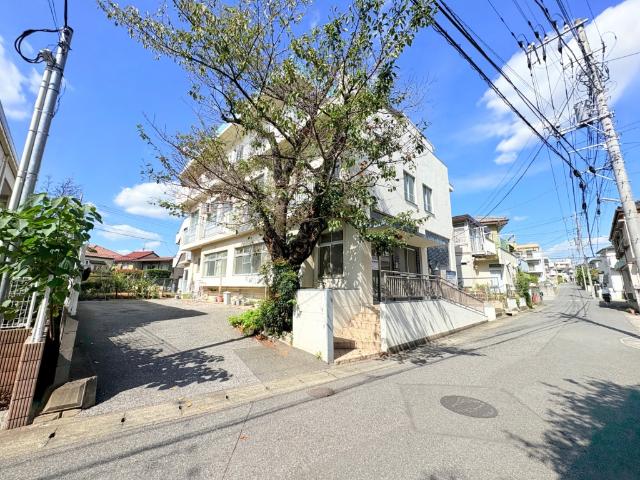 【更地渡し】余計な解体費用も掛かりません。容積率200％で様々なプランニングが可能です！