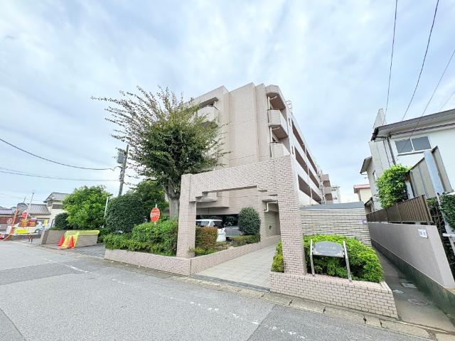 【新規内装リノベーション物件】対面式セミオープンキッチン、洗面化粧台、給湯器、ユニットバス、トイレ、建具、全室クロス張替等々。