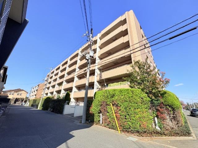 【「東松戸」駅徒歩8分の好立地】忙しい朝、遅い帰宅時にも安心の駅近物件です。車を使わなくてもお買い物に不便しませんね♪