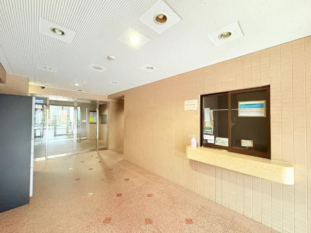 【エントランス】オートロックや防犯カメラで暮らしの安心・安全をお守りします。