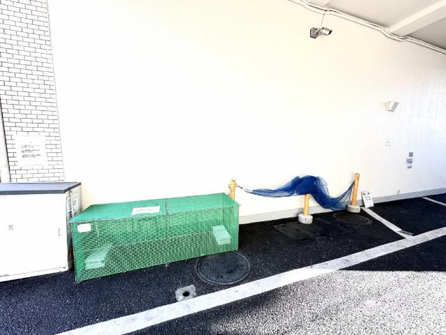 【きちんと分別されたゴミ集積所】種類ごとに分別されたゴミ集積所です。